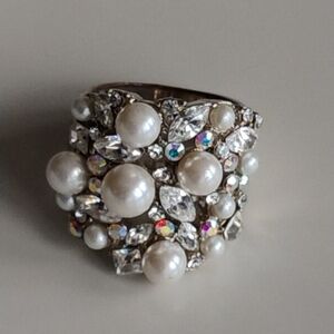 Silver Tone Faux Pearl and Crystal Women's Ring Size 6
